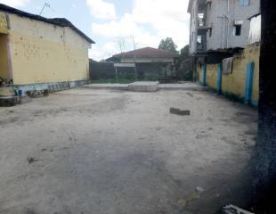 Terrain à Debonhomme 11msur30m 60.000$